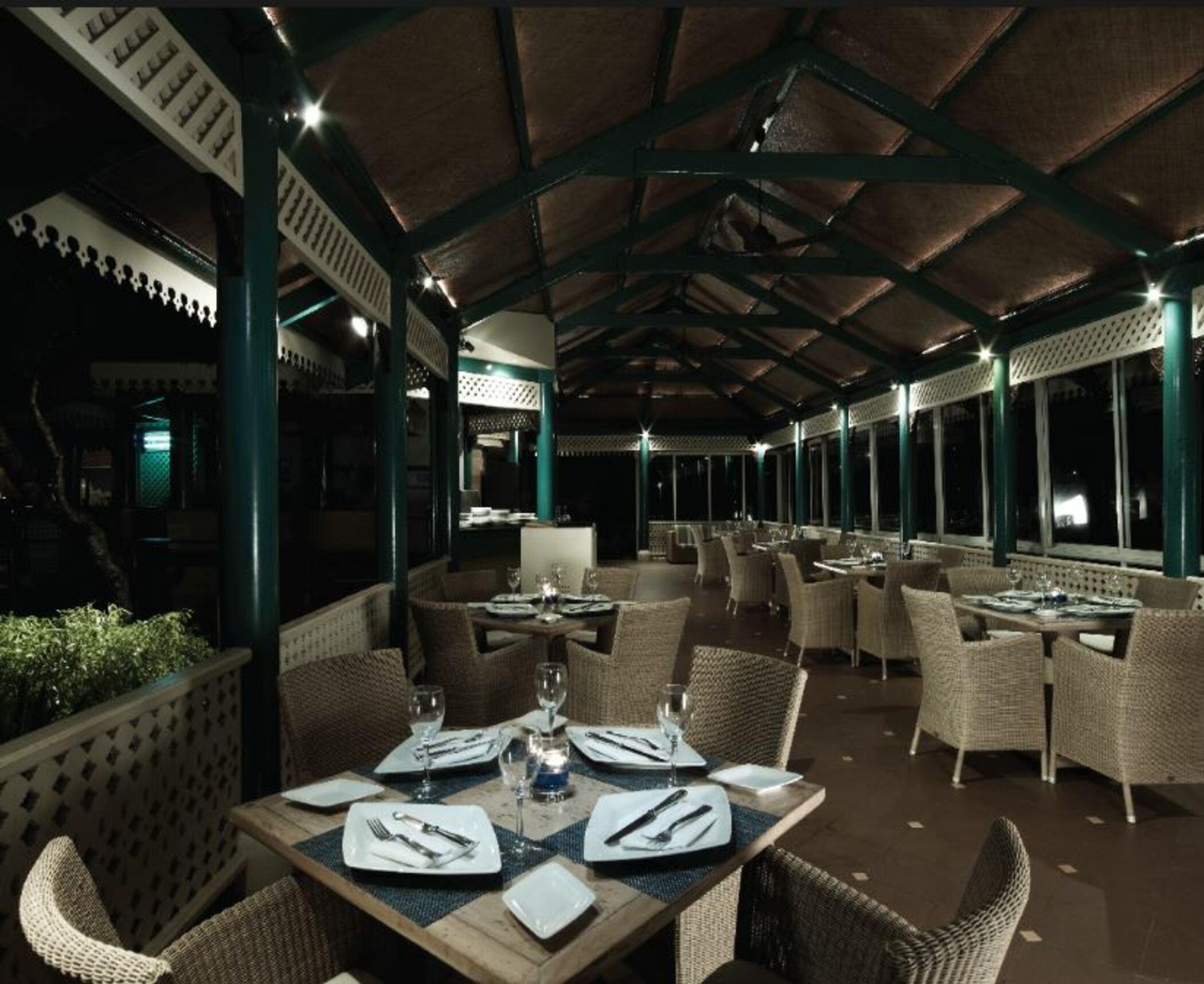 Taj Fort Aguada Resort & Spa, Goa 신궤림 외부 사진 The restaurant at the Taj Bengal