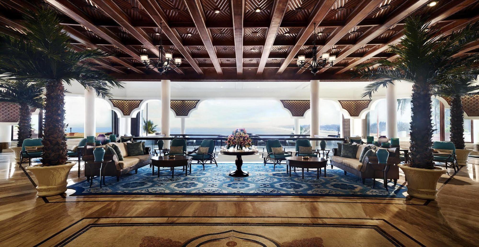 Taj Fort Aguada Resort & Spa, Goa 신궤림 외부 사진 The lobby of the hotel